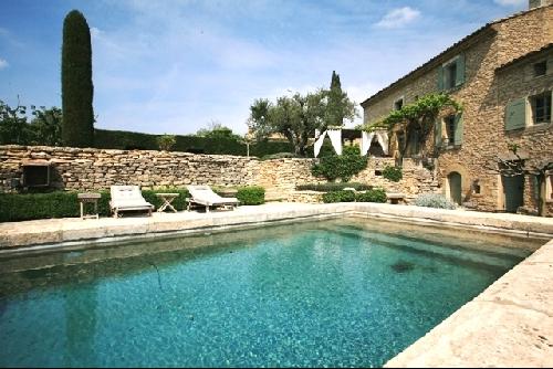 Exclusivité sur Gordes, ensemble de 1850 en pierre avec piscine.